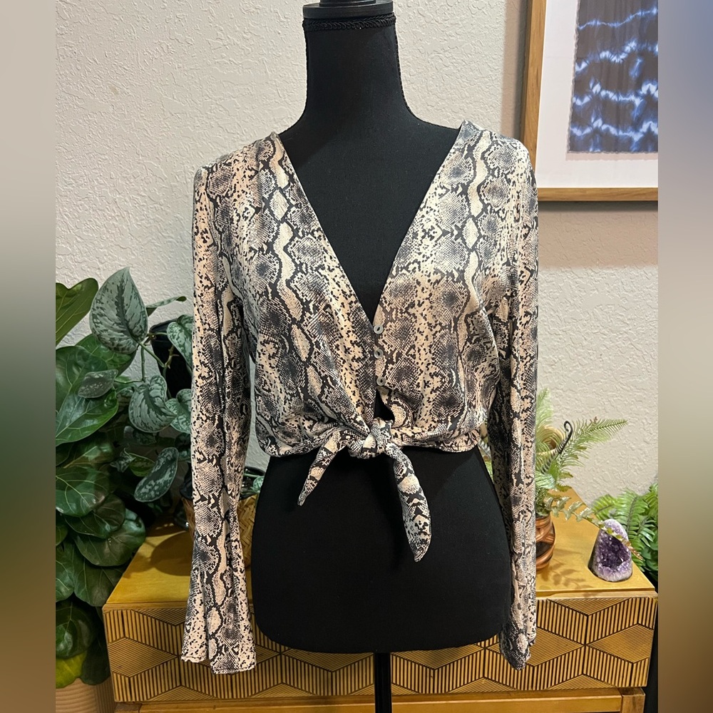 Malttelsa Dreamers | Snake Print Tie Front Crop Top
